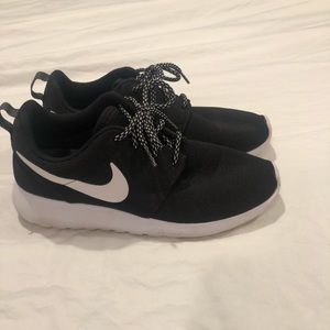 Nike Roshe Women’s Shoe